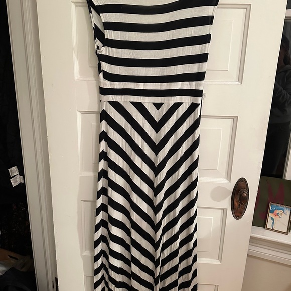 APT. 9 Sleeveless V-Neck Chevron Maxi Dress Sz M - Picture 3 of 8